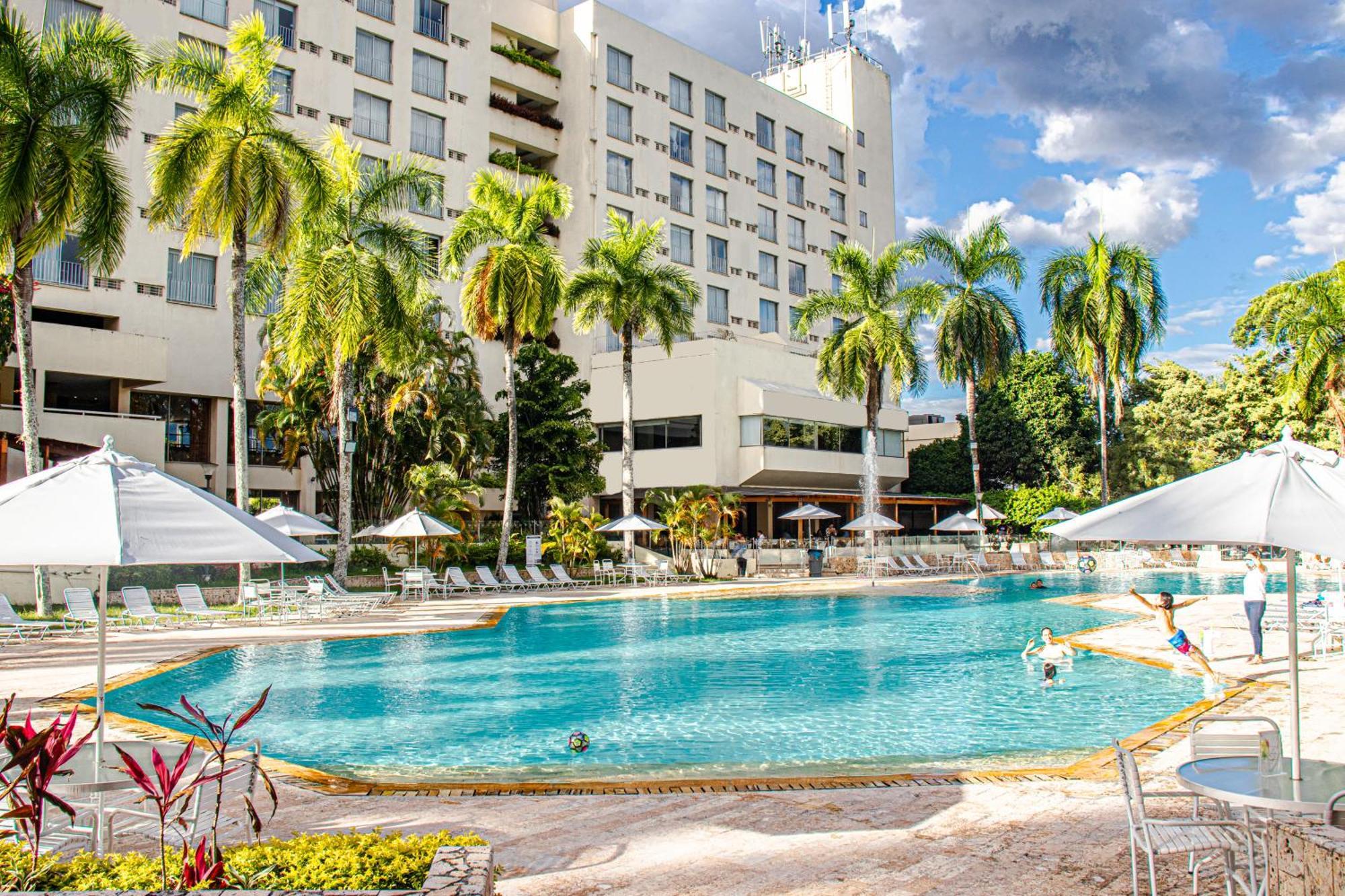 Hotel Estelar Altamira Ibagué Екстериор снимка The pool at the hotel